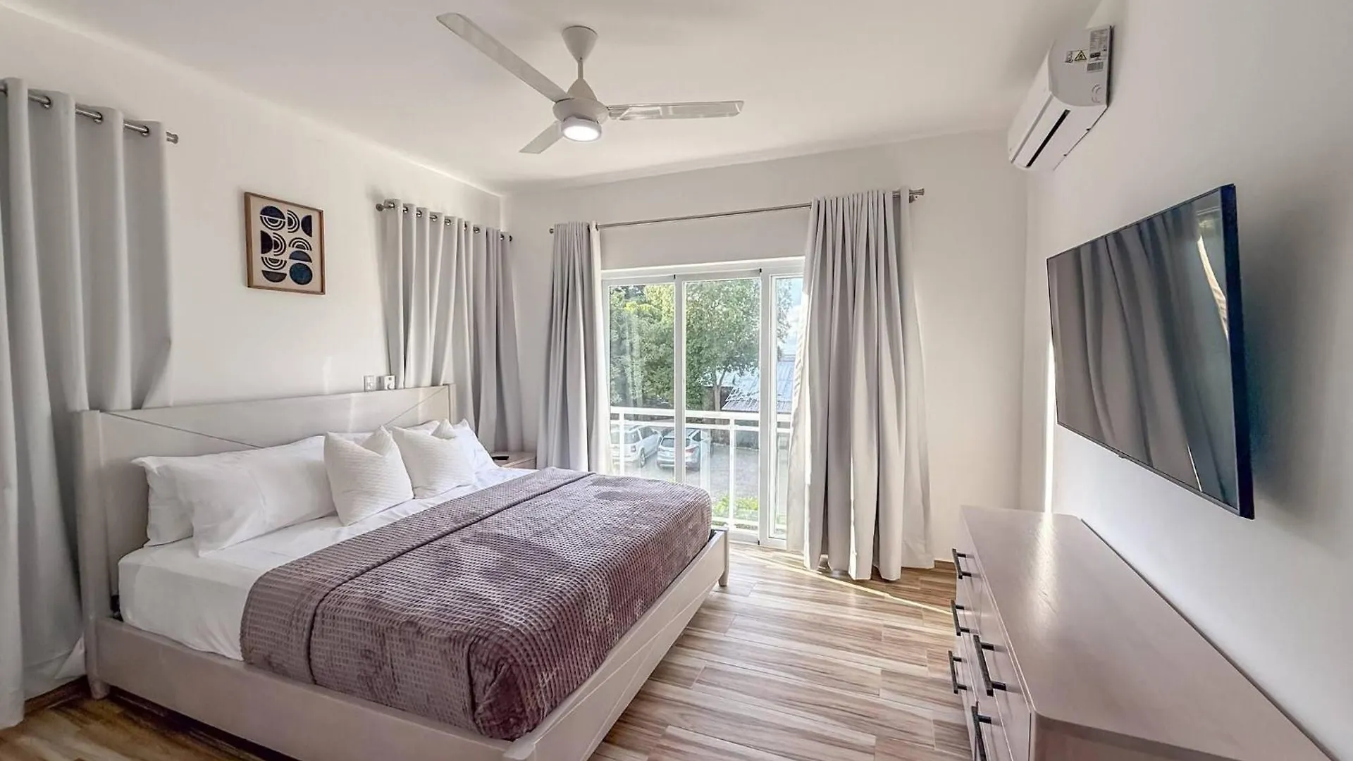 Hillside Condo - 2Br Charming Apt Close To Strip Sosua