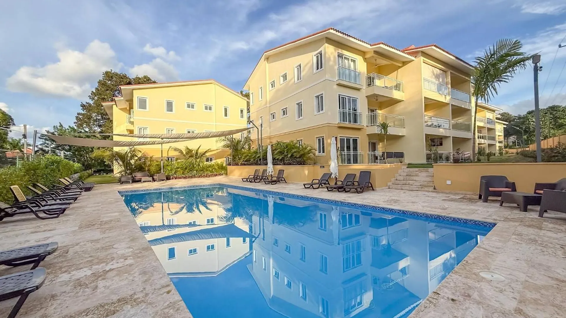 Hillside Condo - 2Br Charming Apt Close To Strip Sosua